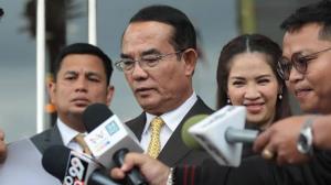 ปชป.ไม่เออออตั้ง กมธ.ศึกษาแก้ รธน.ลั่นไม่อยู่ใต้อาณัติใคร วิปรัฐขอพักประชุมเคลียร์