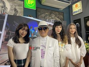 ว้าว! “ติ๊ก ชิโร่” เปิดตัวลูกสาว 2 คน สวยไม่แพ้ดารา รัก 29 ปี ไม่เปลี่ยนแปลงแต่งเพลงเพื่อเมีย