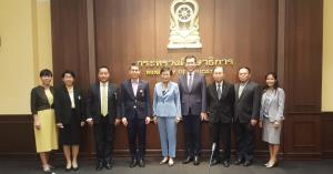 ศาสตราจารย์ นายแพทย์นิธิ มหานนท์ เข้าพบ คุณหญิงกัลยา โสภณพนิช หารือปรับปรุงแผนปฎิรูปปท.ด้านวัฒนธรรม กีฬา แรงงานและมนุษย์