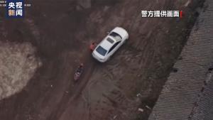 (ชมคลิป) ตำรวจจีนยุคใหม่ใช้โดรนซุ่มเก็บหลักฐานซื้อค้ายาเสพติดในโรงงานร้าง