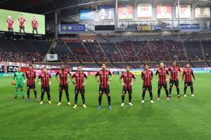 "เจ" ไร้ชื่อ "ตอง" สำรอง "คอนซาโดเล่" เปิดบ้านต้อน "โยโกฮาม่า" 3-0