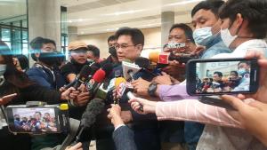 “จุรินทร์” ย้ำ ปชป.เน้นอภิปรายสร้างสรรค์ เลี่ยงปมนำไปสู่การกระทบกระทั่ง มองแก้ รธน.อีกหนึ่งทางออกประเทศ