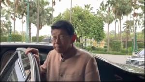 “วิษณุ” ไม่ตอบ “สนธิ” แนะปฏิวัติตั้ง รบ.แห่งชาติ ชี้ยกป้าย-ตะโกนแปลกๆ ไม่ใช่ชุมนุมสงบ