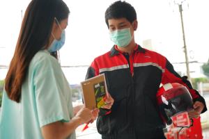 AIS ร่วมยกระดับบุรุษไปรษณีย์ ให้บริการดิจิทัล