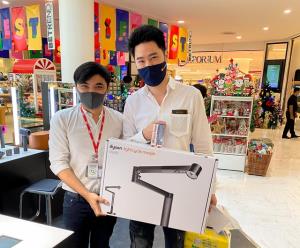 ชมแนวคิด! หนุ่มทิ้งโปรลดราคาหันมาซื้อกับพนักงานขาย เผยจ่ายเงินกับผู้เชี่ยวชาญแพงกว่าแต่ยินดี