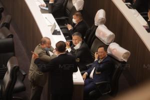 “เสรี” ปูดเว็บไอลอว์เปิดหน้าปฏิรูปสถาบันฯ ไม่ใช่มายาคติ อัดอ้างเด็กแต่ลืมคนปัจจุบัน