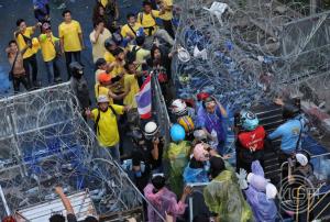 “ไทยภักดี-ทิศทางไทย” ปรามเสื้อเหลืองอย่าไปชุมนุม 25 พ.ย.เสี่ยงม็อบชนม็อบเหมือนหน้ารัฐสภา