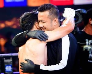 "ลีซอ" โพสต์ซึ้งขอบคุณ "มนัส" หลังคว้าชัย 10 Fight 10 Season 2
