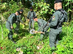ตชด.445 เบตงตรวจเข้มช่องทางธรรมชาติตามแนวชายแดนไทย หลังพบการทำลายลวดหนาม