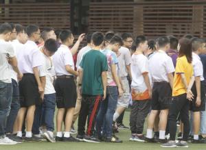 นักวิชาการอิสระซัดแนวคิด “นักเรียนไม่แต่งเครื่องแบบ” ชี้บวชพระยังมีเครื่องแบบเลย