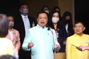 “เสี่ยหนู” เขินโดนแซวพร้อมนั่งนายกฯ มั้ย เจ้าตัวบอกเป็นนายกฯ พตส.อยู่แล้ว