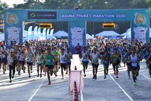 “ตูน-ก้อย” ร่วมกับนักวิ่งกว่า 8,000 คน แข่ง “มาราธอนซูเปอร์สปอร์ต ลากูน่า ภูเก็ต”