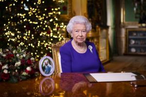 ‘ควีนเอลิซาเบธ’ มีพระราชดำรัสอวยพรวันคริสต์มาส ส่งกำลังใจชาวอังกฤษสู้โควิด-19
