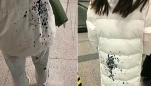 (ชมคลิป) สาวเมืองซีอันผวา ถูกชายลึกลับสาดหมึกไม่เลือกหน้า