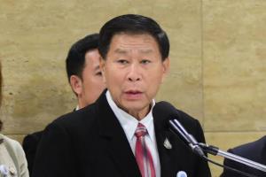 “เสรีพิศุทธ์” อัด ส.ส.เพื่อไทย-ฝ่ายค้านขี้ขลาด อาจรับใต้โต๊ะ แห่ถอนชื่อทำคำร้องถูกศาลตีตกคดี “สิระ” เย้ยไม่สมควรเป็น ส.ส.
