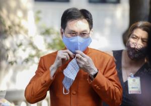“จุรินทร์” เผยปัจจุบันยังคุมราคาหน้ากากอนามัยอยู่ในเกณฑ์ หากพบผิดดำเนินคดี