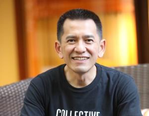 ดร.อุดม หงส์ชาติกุล ผู้ก่อตั้งห้องปฏิบัติการทางสังคม (ประเทศไทย) และผู้นำการขับเคลื่อนความร่วมมือสร้างสังคมสุขภาวะ Imagine Thailand Movement สะท้อนมุมมอง ต่อการการแพร่ระบาดโควิด-19 และการแพร่ระบาดรอบใหม่