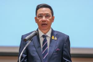 “พุทธิพงษ์” เผยพบเพจ “แนวร่วมธรรมศาสตร์ฯ-ปวิน” โดนอีกโพสต์หมิ่นสถาบันฯ