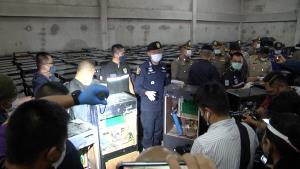 ตำรวจภาค 4 ทลายโกดังใหญ่ในขอนแก่น ยึดตู้สลอต 418 เครื่อง โยงมาเฟียบ่อนที่ชลบุรี