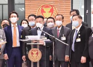 “ฝ่ายค้าน” ลั่นไม่แก้ญัตติซักฟอกแม้แต่คำเดียว ขออภิปราย 5 วัน ยันไม่มีล่วงละเมิดสถาบัน