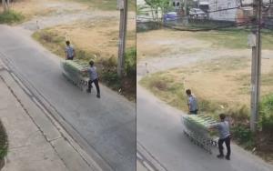สุดมักง่าย! เผยคลิปพนักงานห้าง เดินตามเก็บรถเข็นที่ลูกค้าใช้แล้วทิ้งไว้ในซอย