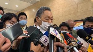 “ชวน” ไร้กังวลศึกซักฟอก ชี้ฝ่ายค้านพูดถึงสถาบันฯ ได้เท่าที่เขียนในญัตติ เชื่อไม่มีประท้วงหนักจนประชุมเดินไม่ได้