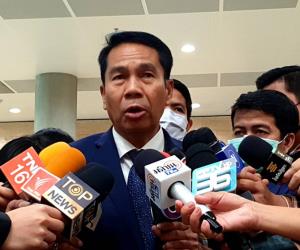 “สุทิน” เปรียบบรรยากาศถกร่างแก้ รธน.เหมือนไก่ใกล้ตรุษจีน ไม่รู้ถูกเชือดเมื่อไหร่ ระบุยังคาใจหลายเรื่อง