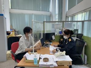 “ดีเจมะตูม” เข้ารายงานตัว รับทราบเงื่อนไขคุมความประพฤติ
