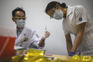 หญิงชาวญี่ปุ่นวัย 60 สิ้นชีพหลังฉีดวัคซีนโควิด รัฐบาลเล็งจ่ายชดเชย 44 ล้านเยน