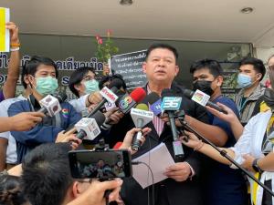 “สิระ” อัด “ศรีสุวรรณ” คุกคามจ้องแต่โหนกระแส ขู่ฟัน ส.ส.-ส.ว.โหวตวาระ 3 ร่าง รธน.