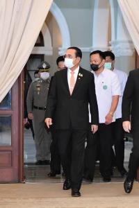 นายกฯ ขอแรง อสม.อีกทางร่วมแก้จน ให้ความรู้ชาวบ้านปรับเปลี่ยนใช้ชีวิต-การกิน ให้ปลอดภัย ลดเจ็บป่วย