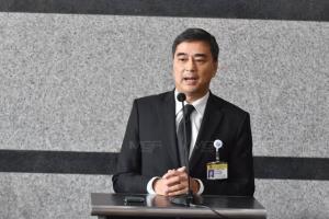 “มาร์ค” เสียดายรัฐสภาคว่ำร่าง รธน. เสียโอกาสนำความเห็นต่างถกในระบบ หวั่นเป็นระเบิดเวลารอการปะทุ