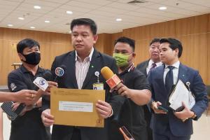 “สิระ” แจงเหตุไม่ลงมติวาระ 3 หวั่นละเมิดคำสั่งศาล มั่นใจไม่กระทบพรรคร่วมรัฐบาล เหตุทุกคนอยากแก้ รธน.