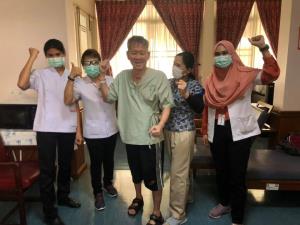 “บุตรสาว” ผู้ว่าฯ ปู โพสต์ขอบคุณทุกกำลังใจ หลังคุณพ่อหายป่วยโควิด-19 หวังเป็นโพสต์สุดท้ายกับการรักษาตัว