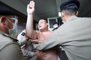ศาลอาญายกคำร้อง “แม่เพนกวิน” ขอประกันตัวลูกชายคดีละเมิดอำนาจศาล