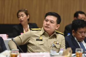 “สิระ” เย้ย “ธนาธร” กล้าๆ หน่อย ลงถนนสู้เอง เหมือน กปปส.อย่ามัวแต่มุดใต้กระโปรงเยาวชน