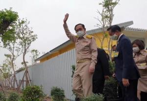 “ประยุทธ์” อวยพรโชคดีปีใหม่ไทย ขอสื่ออย่าทำลายขวัญ ทำลายความสุขของฉัน