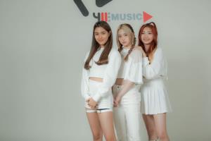 3 สาว “AR3NA” (อารีน่า) ขอเป็นหนึ่งเสียง รณรงค์ “สงกรานต์” กลับบ้านปลอดภัยห่างไกล โควิด-19
