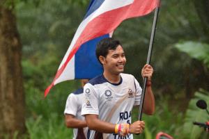 ชาวสงขลา-พัทลุง วิ่งฝ่าสายฝน รวมพลังวิ่งธงชาติไทย ส่งใจให้ทัพนักกีฬาไทยสู้ศึกโอลิมปิก