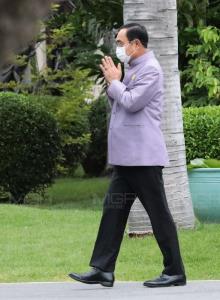 นายกฯ ขอความร่วมมือผู้ป่วยโควิด-19 เชื่อฟังหมอ