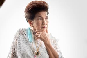 เศร้า “เจ๊จุก” เจ้าของร้านเย็นตาโฟดังเมืองปากน้ำ ติดโควิดเสียชีวิต