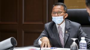 “สมศักดิ์” เอาจริง! ให้เจ้าหน้าที่ทุกคนในกระทรวงยุติธรรมฉีดวัคซีนก่อนเข้าทำงาน