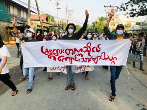 กองทัพพม่าสั่งพักงานครูกว่า 1.2 แสน โทษฐานร่วมอารยะขัดขืนต้านรัฐประหาร