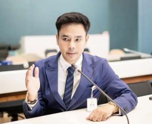 'เอ็ม ธวเดช' จี้ ผู้ว่า- ขรก. สงขลา เลิกเกรงใจ 'นักการเมือง' กดดันเปิดโรงงาน ชี้ เป็นคลัสเตอร์ที่ยังควบคุมไม่ได้