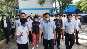 รมว.สาธารณสุขนำคณะตรวจเยี่ยม รพ.สนามชลบุรี พร้อมประชุมแผนฉีดวัคซีนโควิด-19