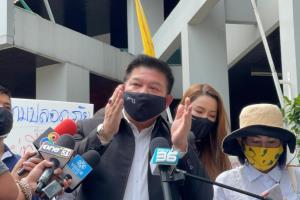 “สิระ” เย้ย “ปู” สุดเวทนากินทุเรียนคิดถึงบ้าน มาติดคุกจะเหมาให้ แนะ “โอ๊ค” หาให้ “บุญทรง” กินบ้าง