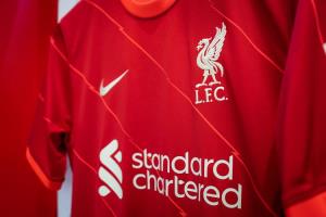 ไอคอนสยาม เอาใจแฟนบอลชาวไทยสาวกทีมหงส์แดงลิเวอร์พูล กับเสื้อแข่งใหม่ล่าสุดของ Liverpool FC ฤดูกาล 2021/22