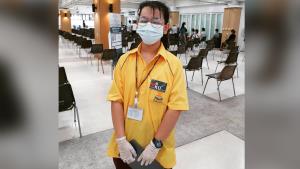 ชื่นชม! นร.ชั้น ม.2 ตื่นเช้ามาเป็นอาสาสมัครมาช่วยงานฉีดวัคซีน ที่ ม.เกษตรฯ บางเขน