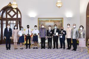 “ประยุทธ์” นั่งหัวโต๊ะถก ครม.ผ่าน Video Conference