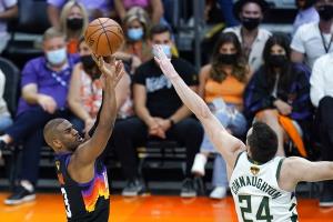 16 ซีซันที่รอคอย "พอล" ส่อง 32 แต้มประเดิมชิง NBA "ซันส์" ขึ้นนำ 1-0